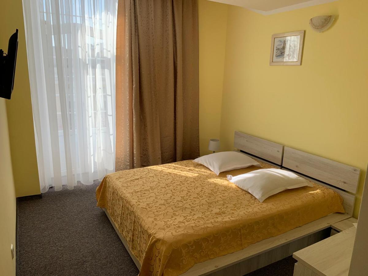Hotel Rares Ботошани Экстерьер фото