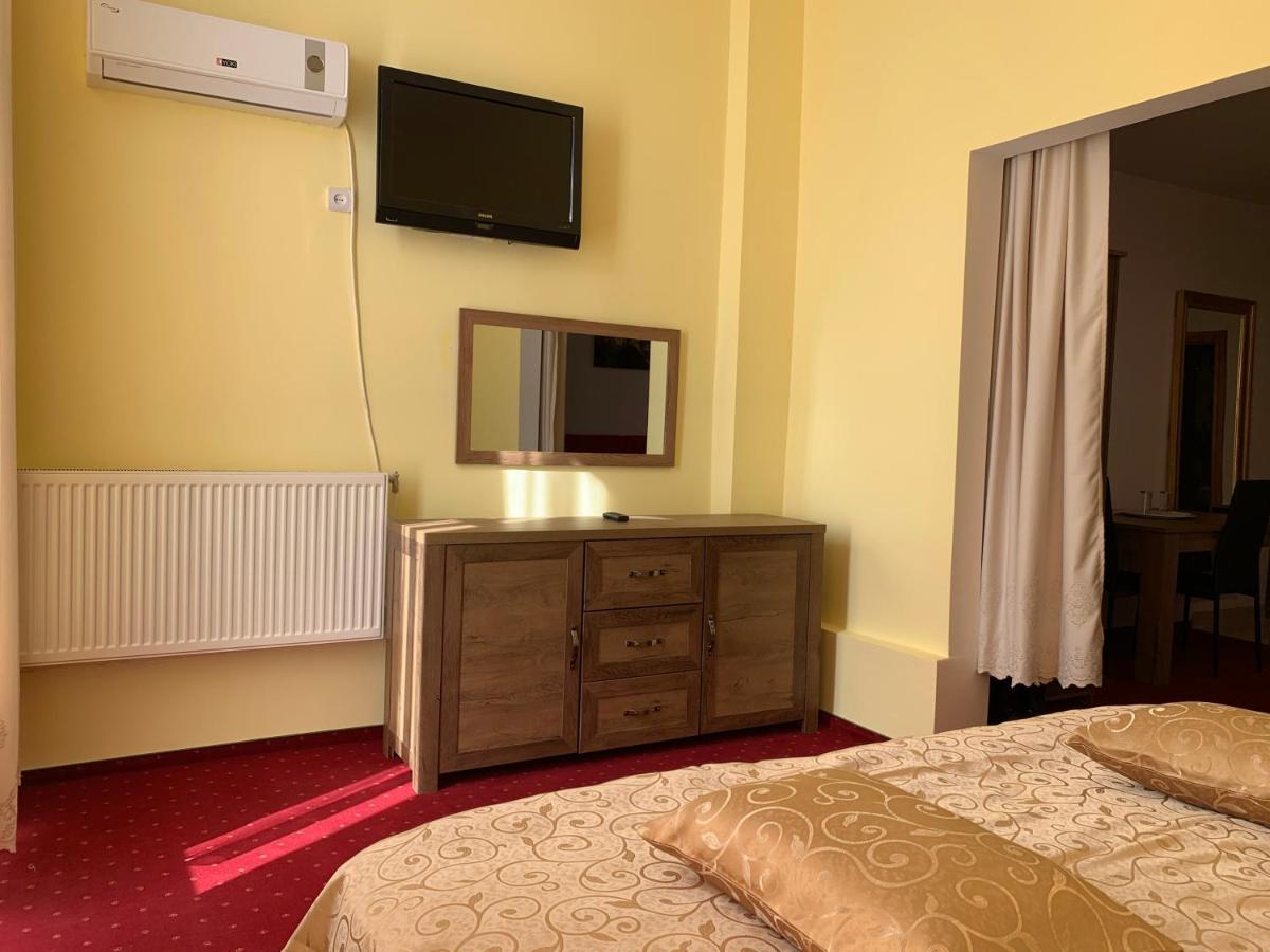 Hotel Rares Ботошани Экстерьер фото